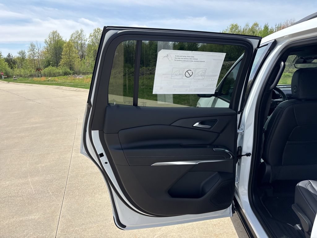New 2026 Chevrolet Traverse LT w/ Sun and Wheel Package FWD image 49