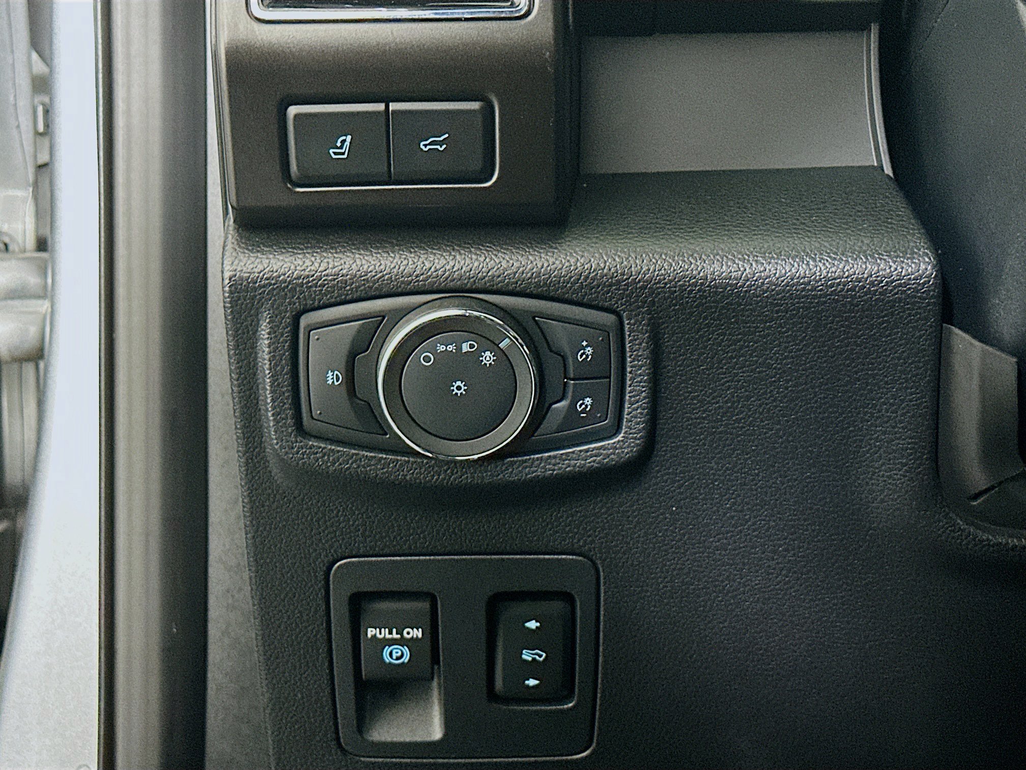 Used 2021 Ford Expedition Limited RWD image 17