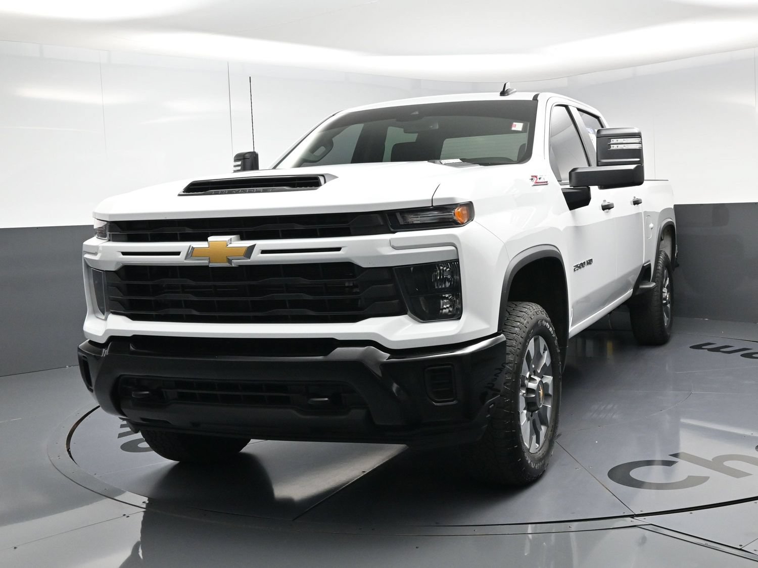 Used 2024 Chevrolet Silverado 2500 Custom w/ Custom Value Package AWD/4WD image 11