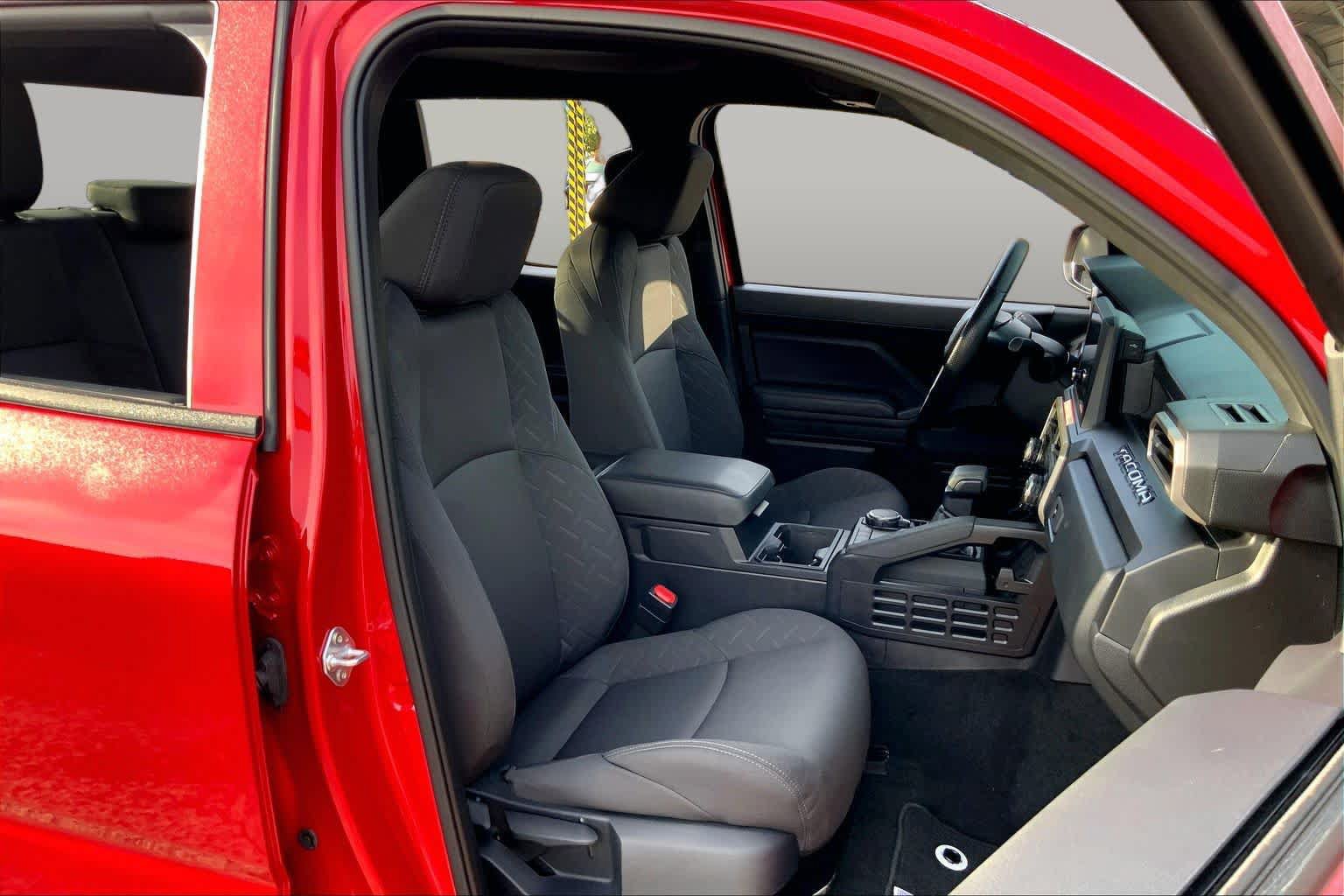 Used 2025 Toyota Tacoma SR AWD/4WD image 9