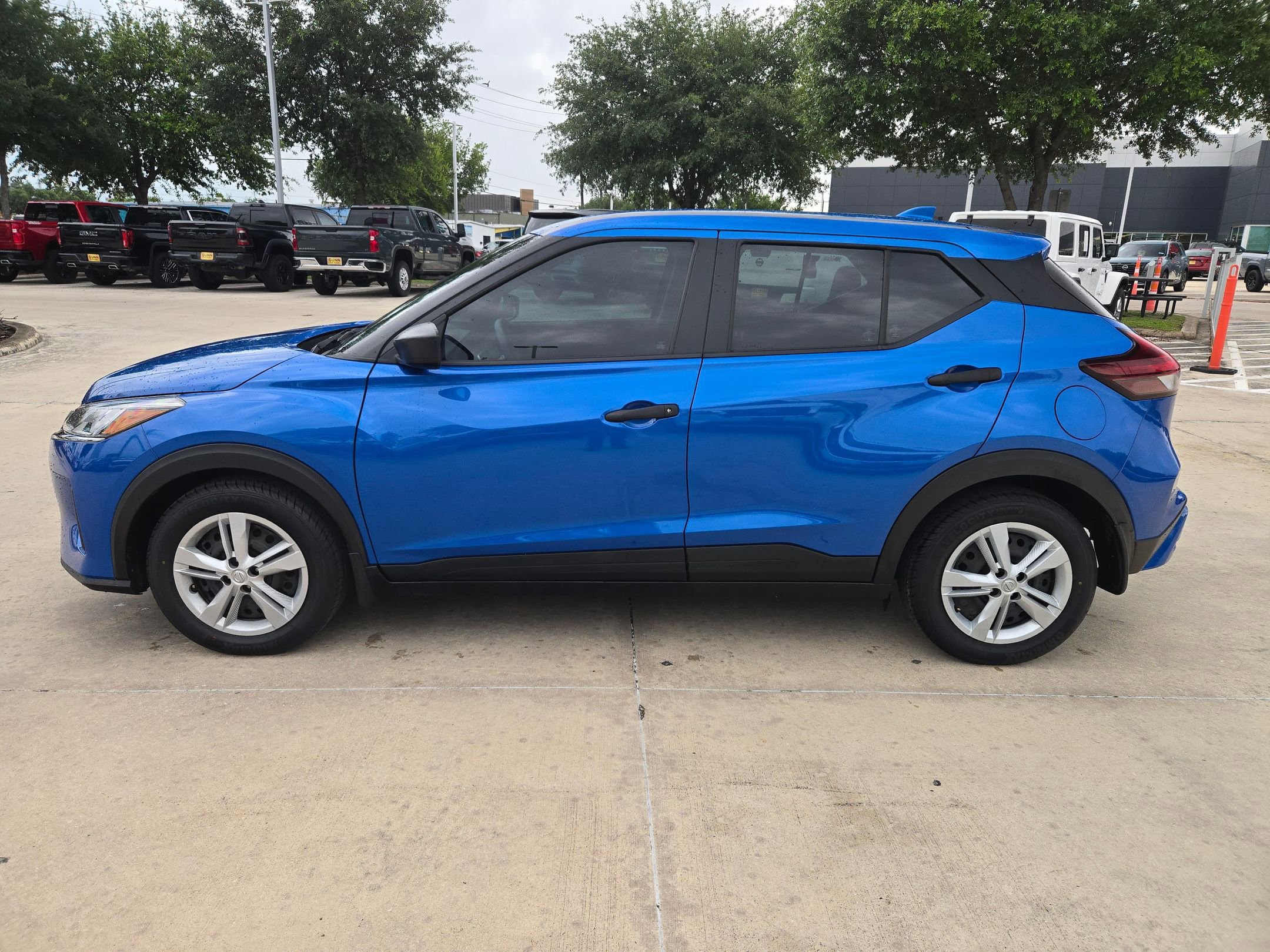 Certified 2022 Nissan Kicks S FWD image 6