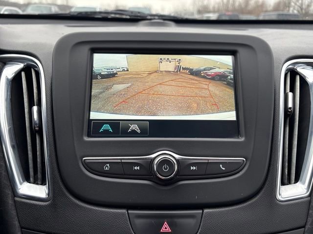 Used 2018 Chevrolet Malibu LT image 17