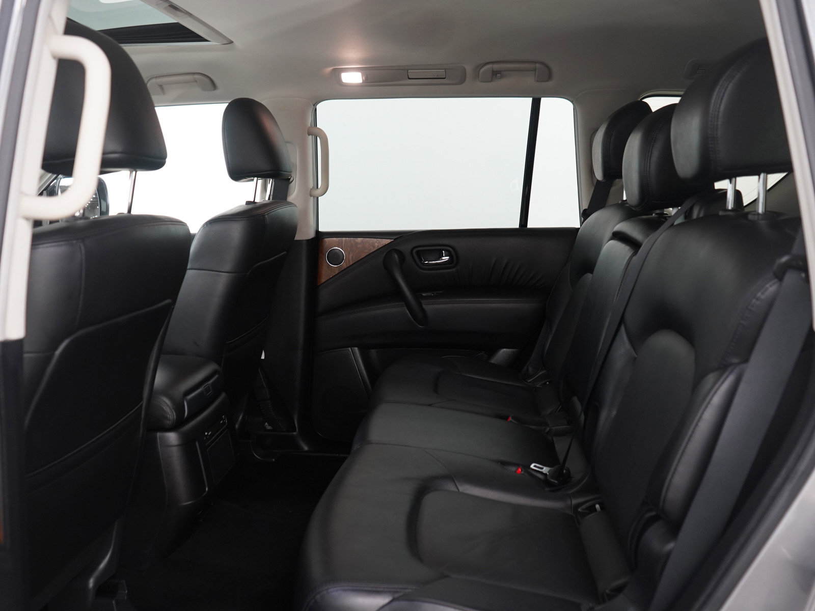 Used 2024 Nissan Armada SL image 24