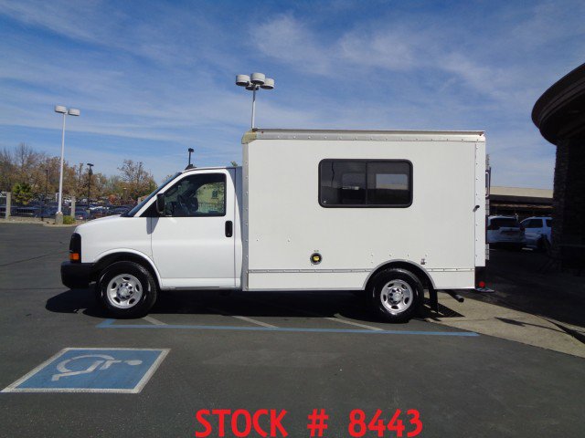 Used 2016 Chevrolet Express 3500 image 2
