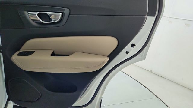 New 2026 Volvo XC60 B5 Plus w/ Climate Package PRO AWD/4WD image 34