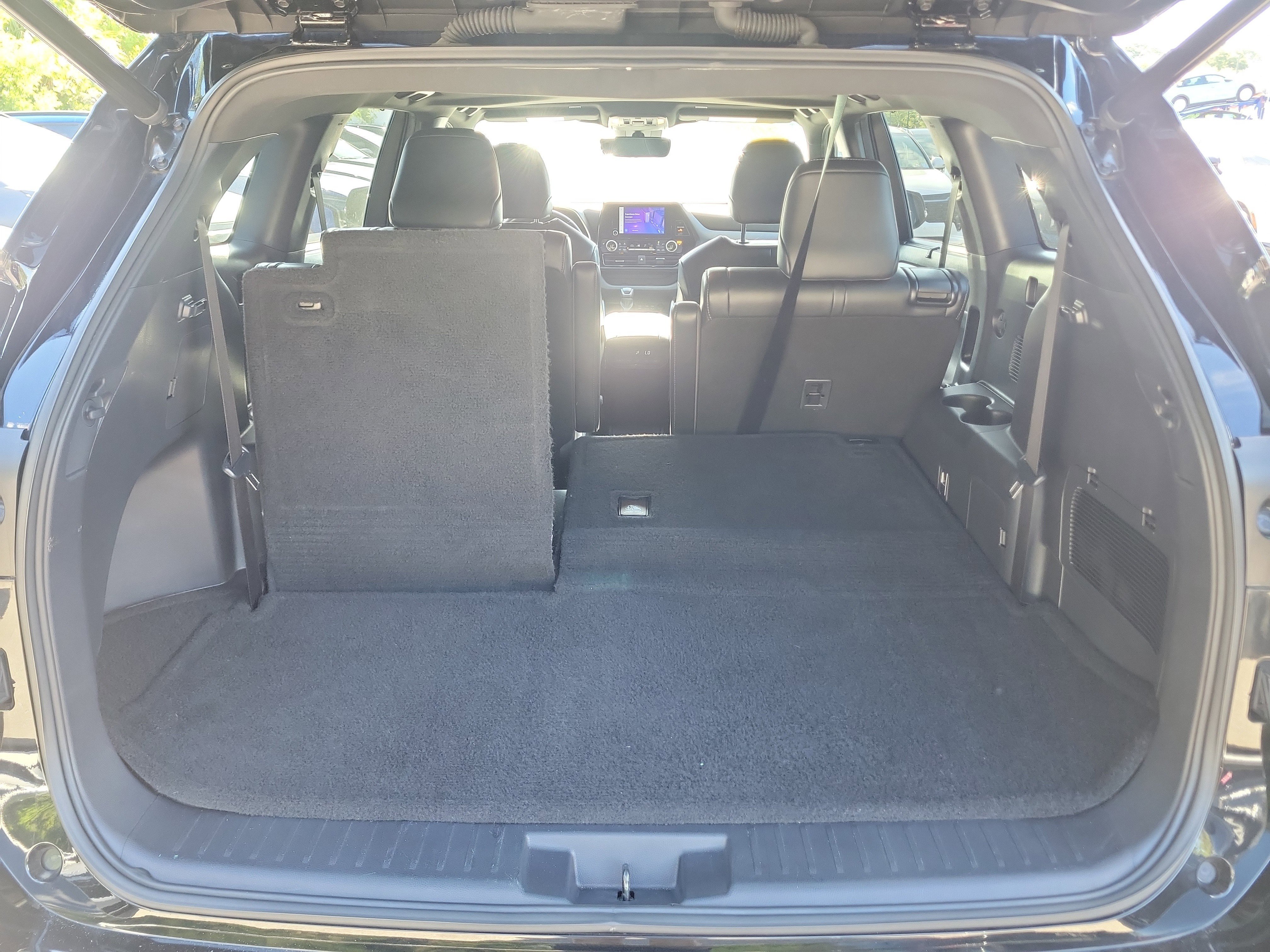 Used 2023 Toyota Highlander XSE FWD image 14