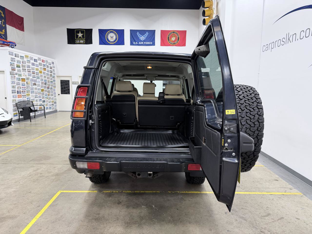 Used 2004 Land Rover Discovery S AWD/4WD image 23
