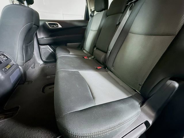 Used 2017 Nissan Pathfinder S image 23