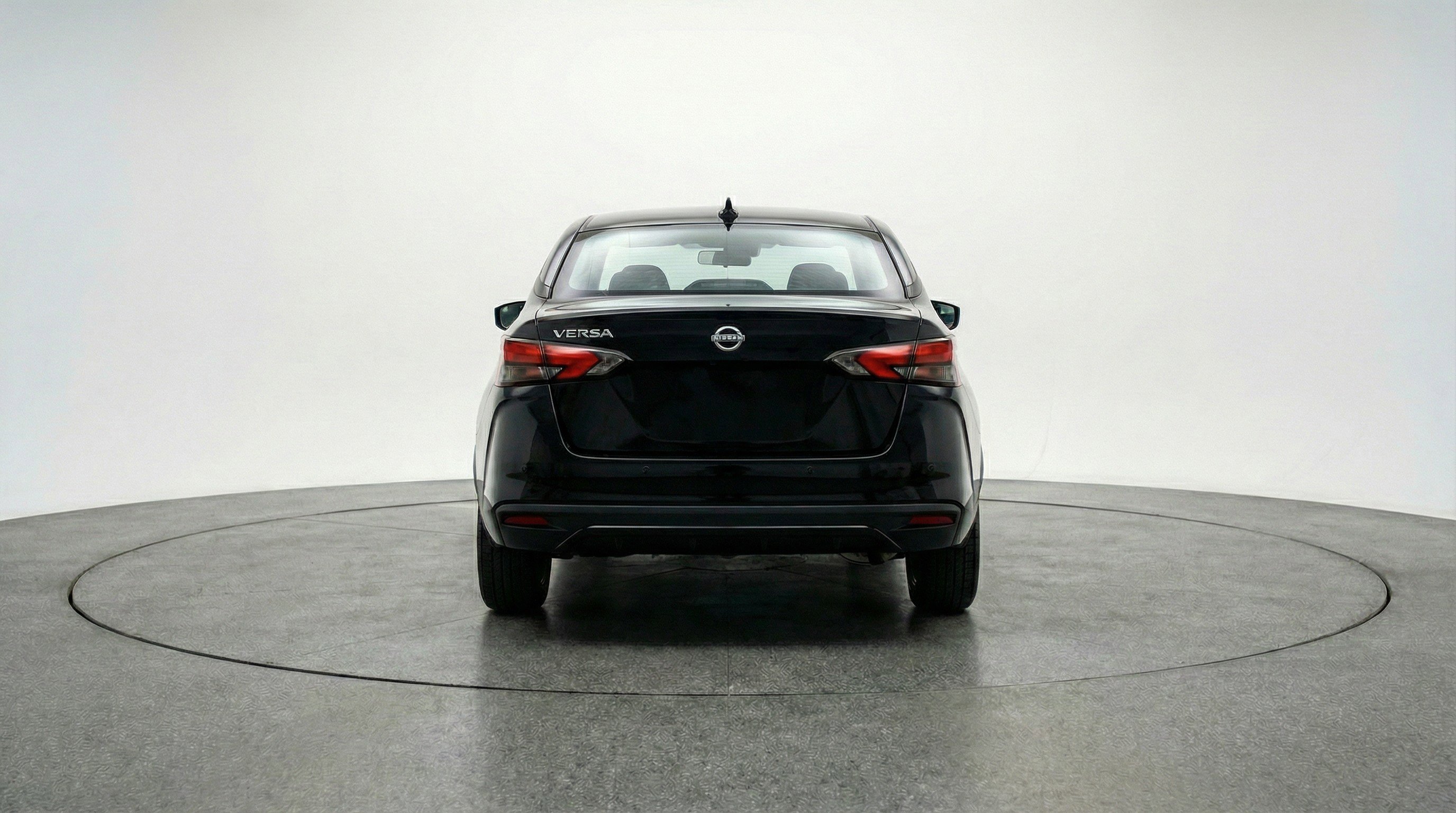 Used 2025 Nissan Versa SV image 7