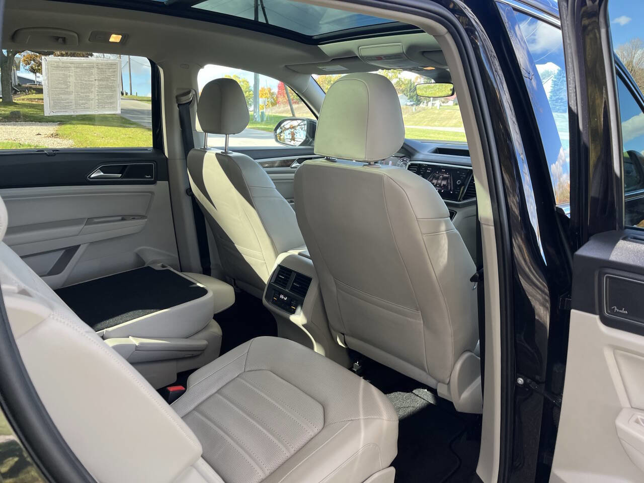 Used 2019 Volkswagen Atlas SEL Premium image 40