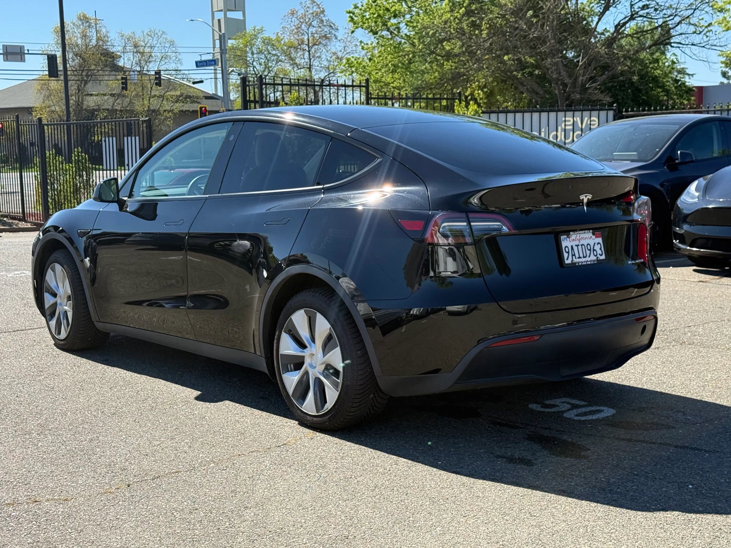 Used 2021 Tesla Model Y Long Range image 7