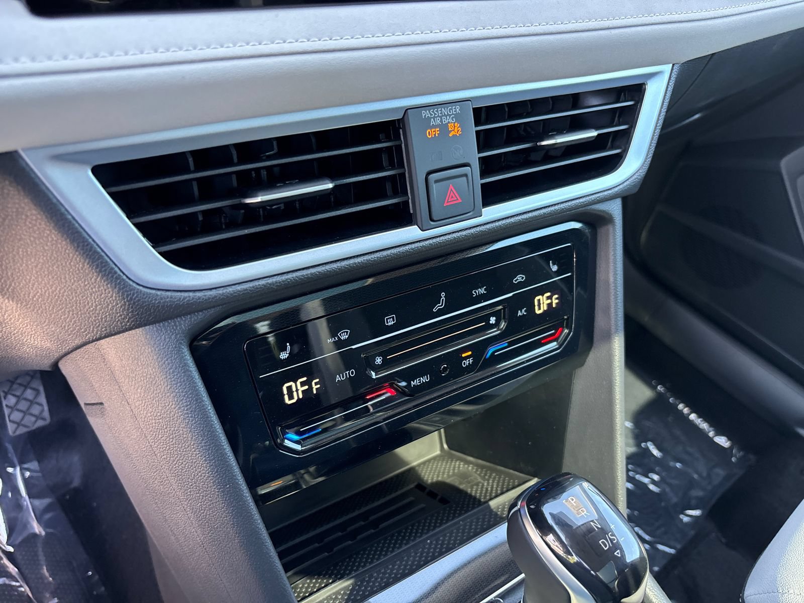 New 2026 Volkswagen Taos SE AWD/4WD image 21