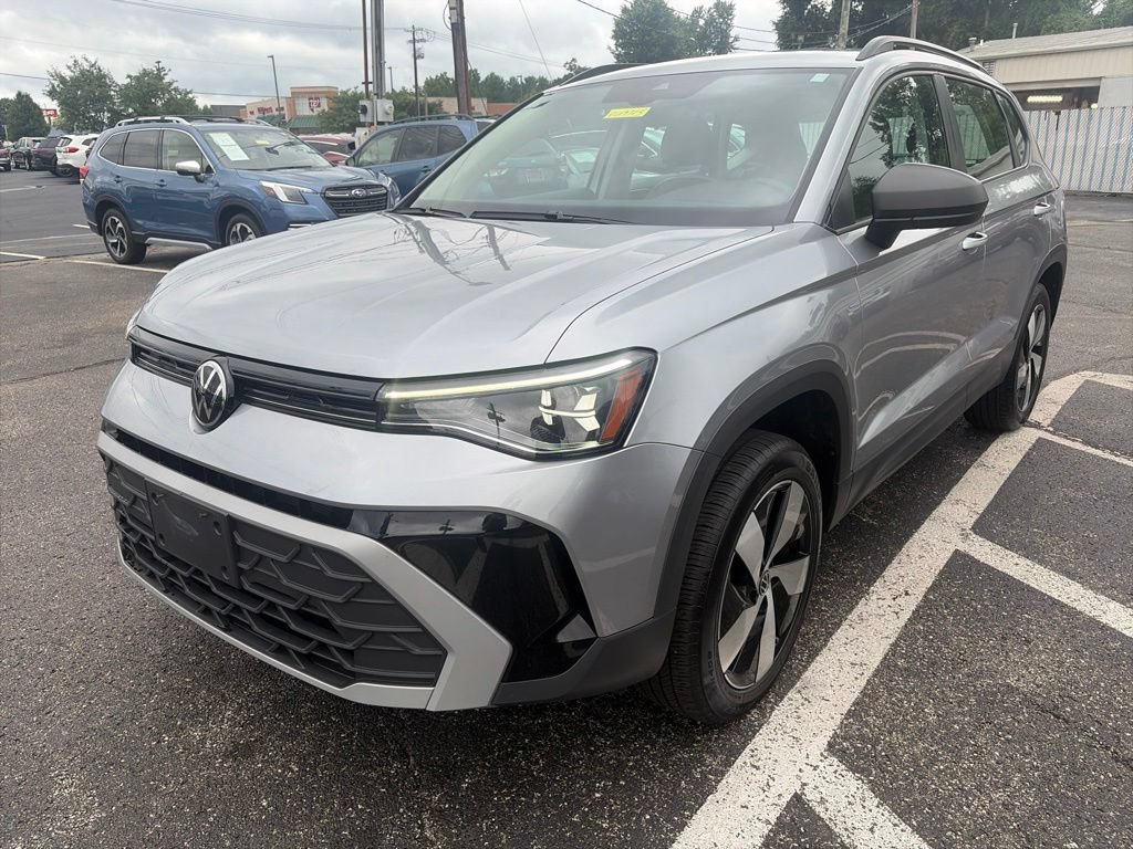 Used 2025 Volkswagen Taos S AWD/4WD image 3