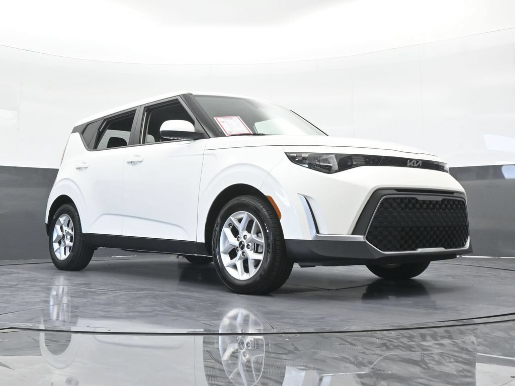Used 2024 Kia Soul LX w/ Option Group 015 FWD image 58