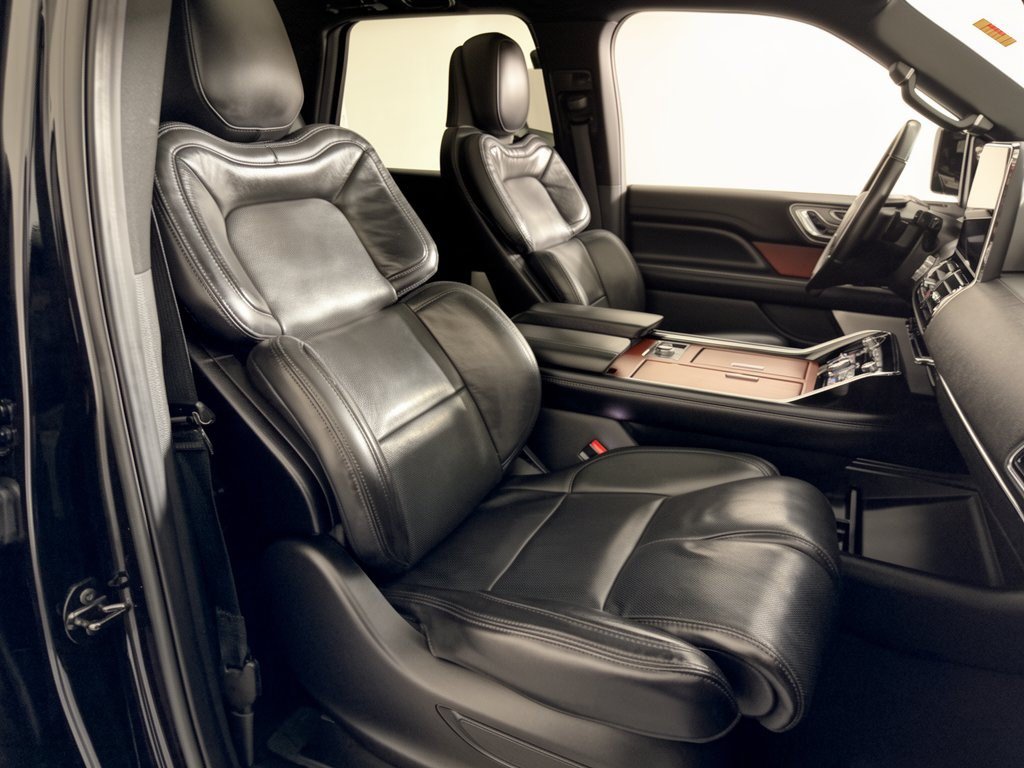 Used 2021 Lincoln Navigator L Reserve w/ Luxury Package AWD/4WD image 30