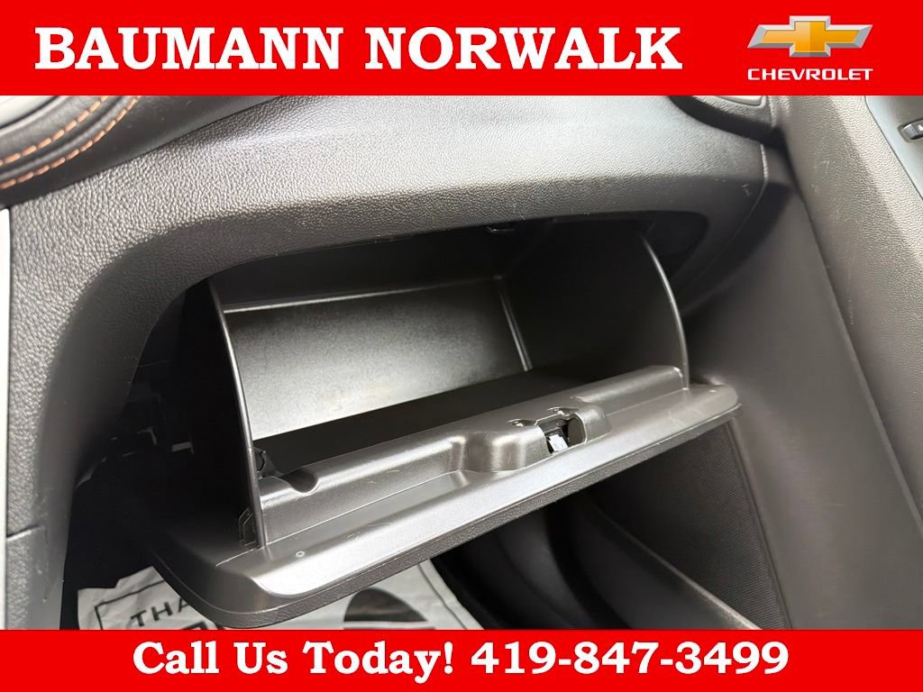 Used 2022 Chevrolet Trax LT w/ LT Convenience Package FWD image 34
