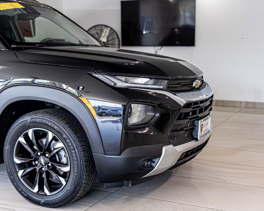 Used 2022 Chevrolet TrailBlazer LT FWD image 3