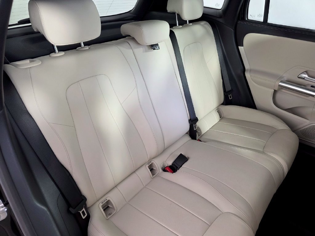 Certified 2025 Mercedes-Benz GLA 250 image 27