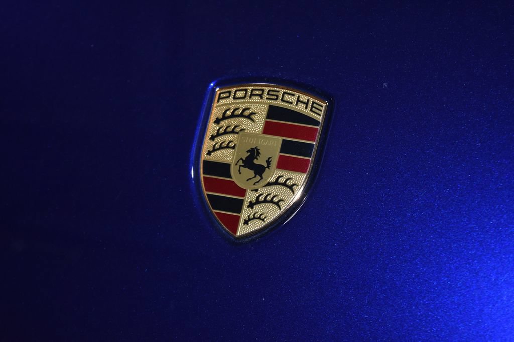 Certified 2025 Porsche Macan AWD/4WD image 27