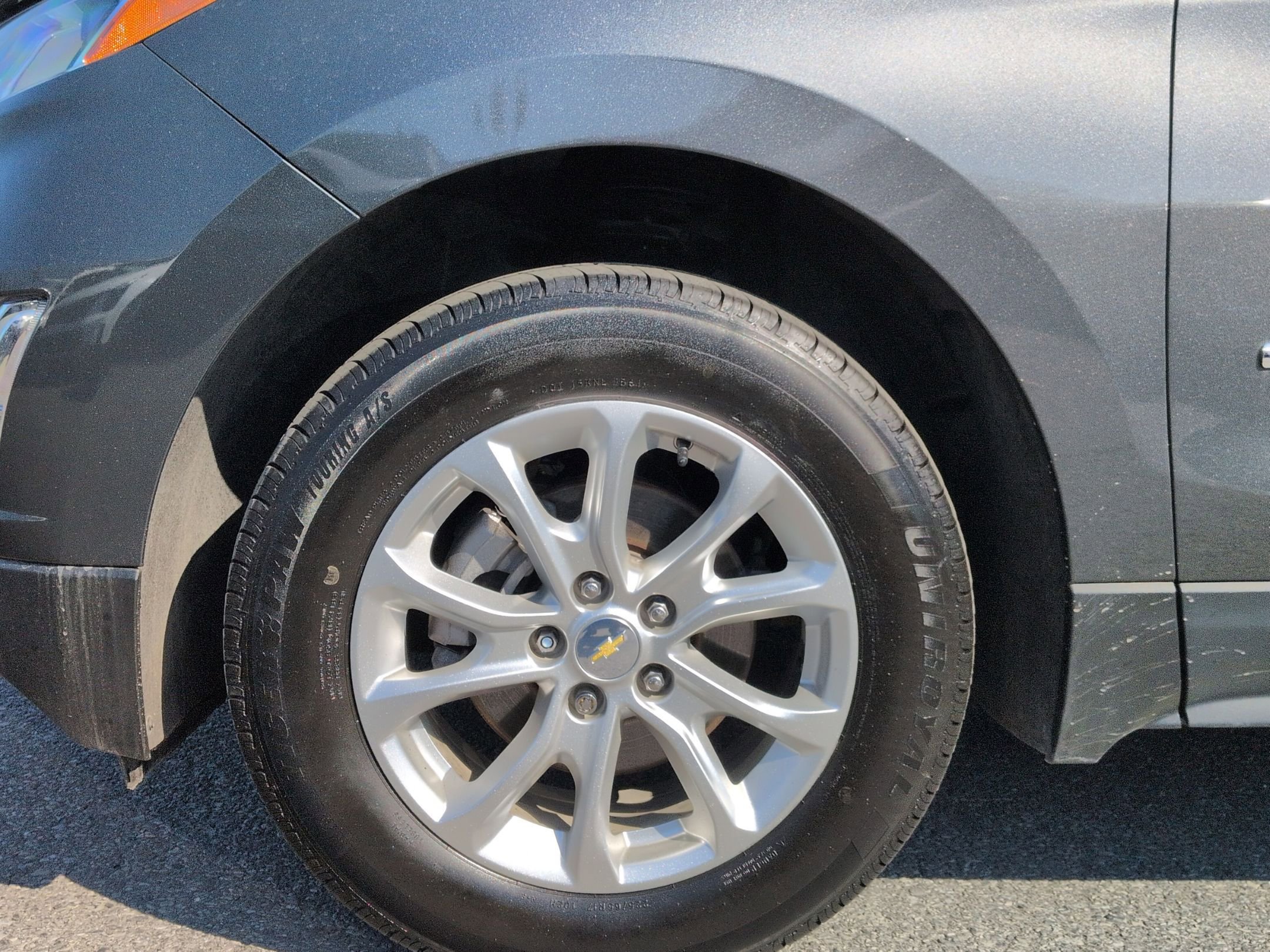 Used 2021 Chevrolet Equinox LS w/ LS Convenience Package image 16