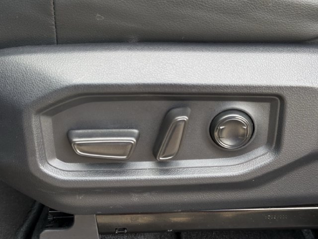 Used 2025 Toyota Tundra Limited w/ Power Package AWD/4WD image 30