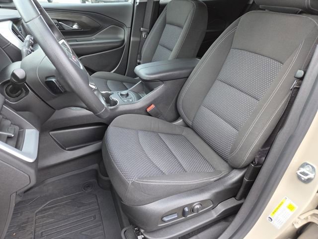 Used 2023 GMC Terrain SLE w/ Driver Convenience Package image 29