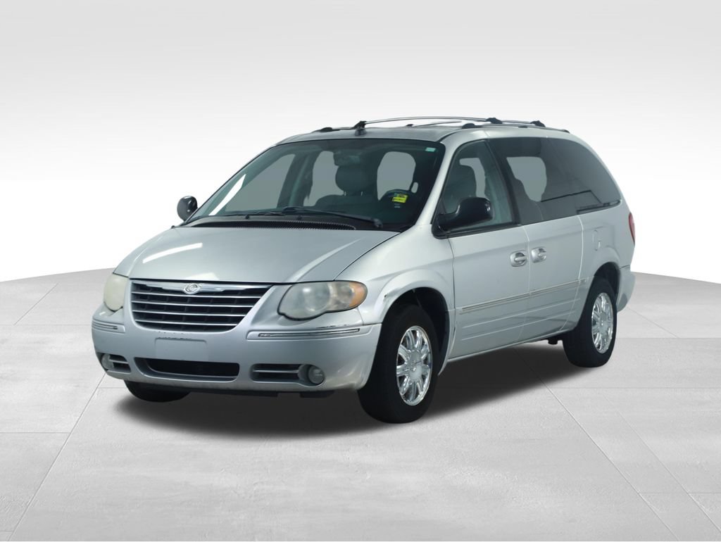 Used 2005 Chrysler Town & Country Limited FWD image 8