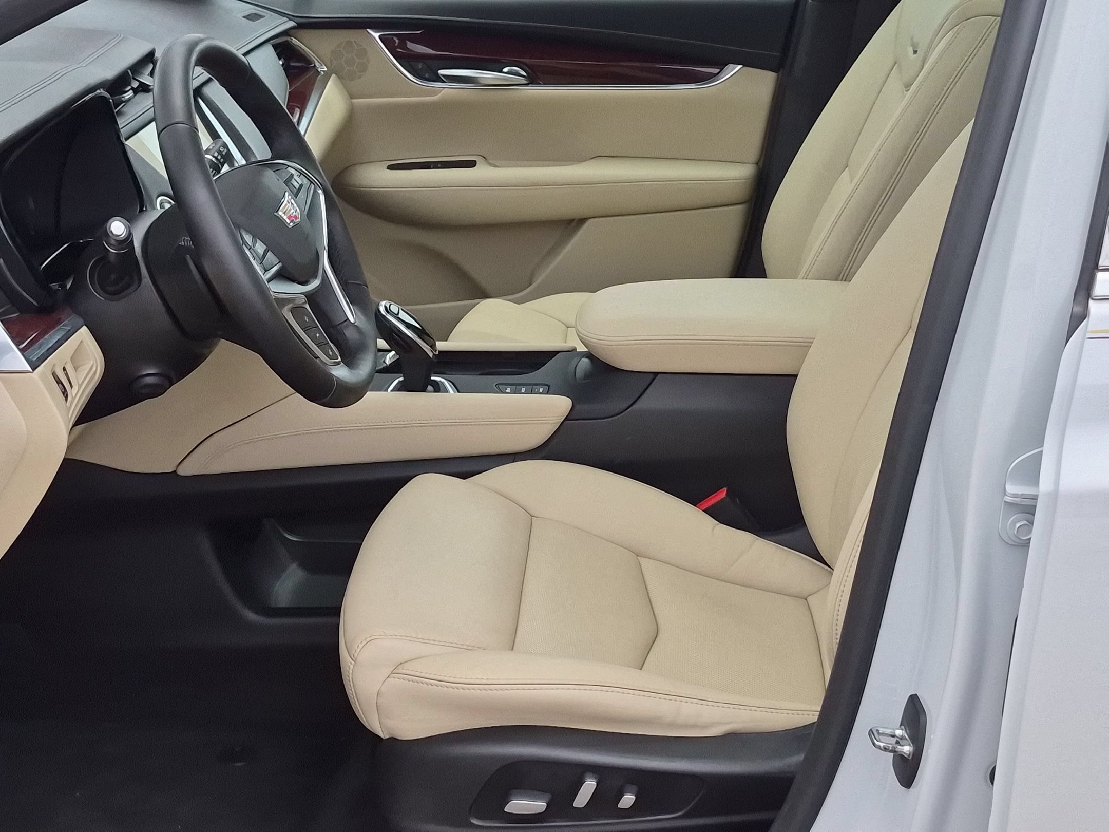 Certified 2019 Cadillac XT5 Luxury AWD/4WD image 19