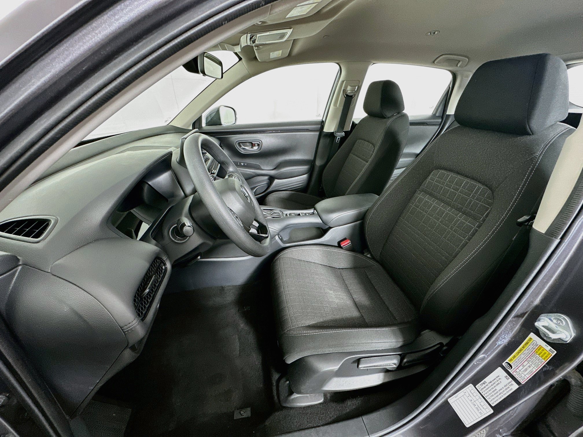 Used 2025 Honda HR-V LX image 13