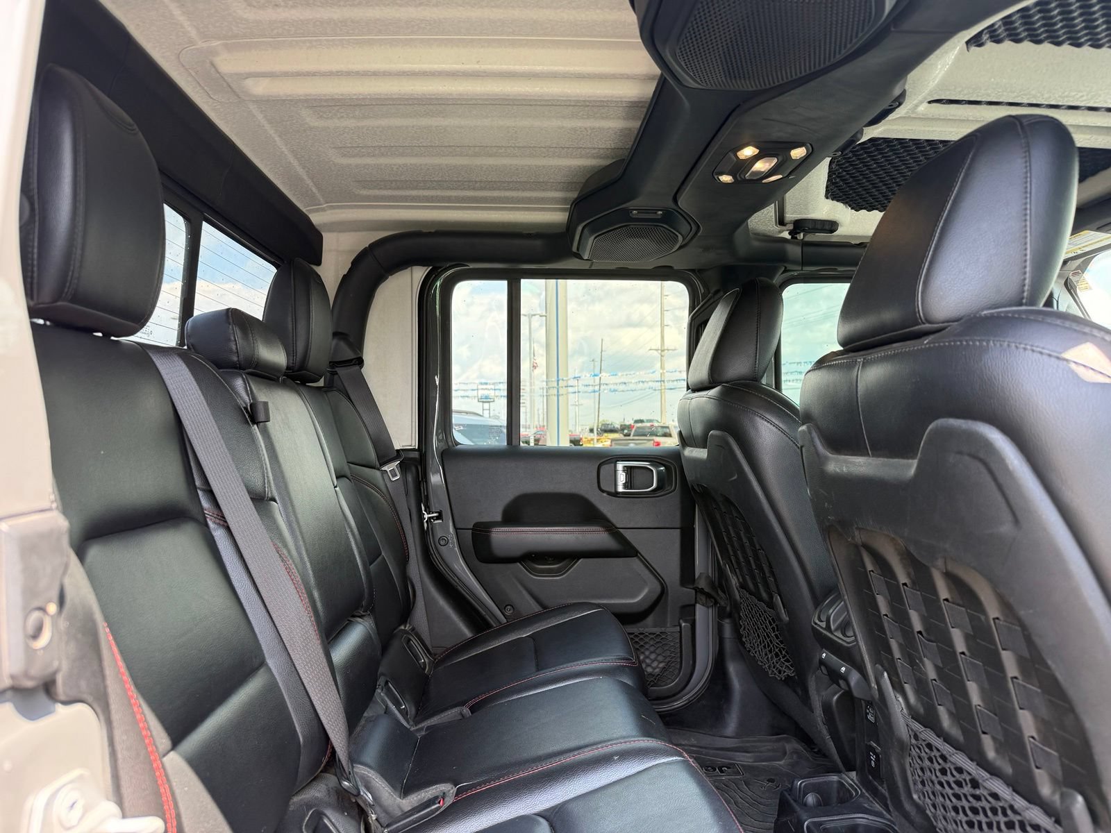 Used 2021 Jeep Gladiator Rubicon AWD/4WD image 8