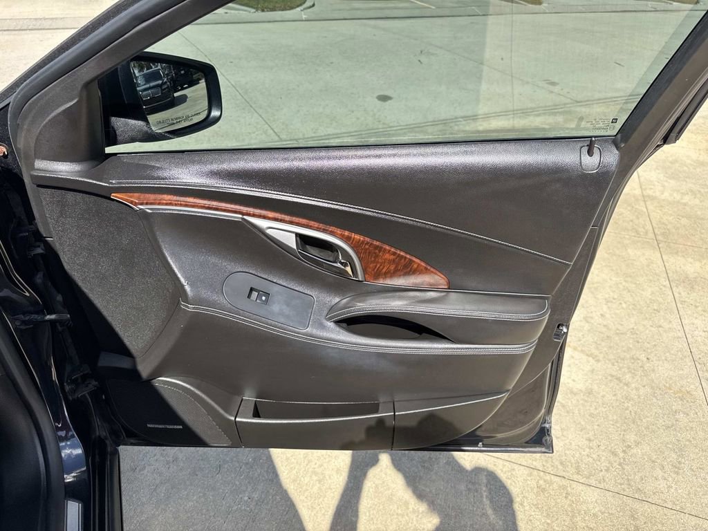 Used 2011 Buick LaCrosse CXL w/ Luxury Package image 15