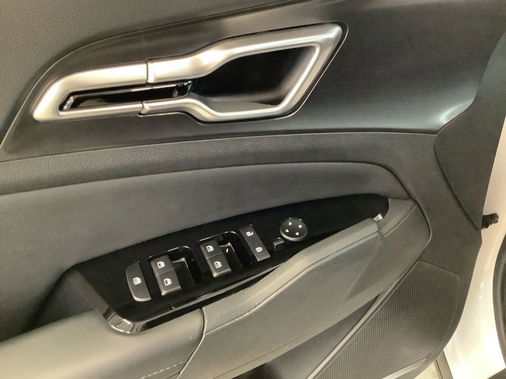 Certified 2024 Kia Sportage EX AWD/4WD image 19
