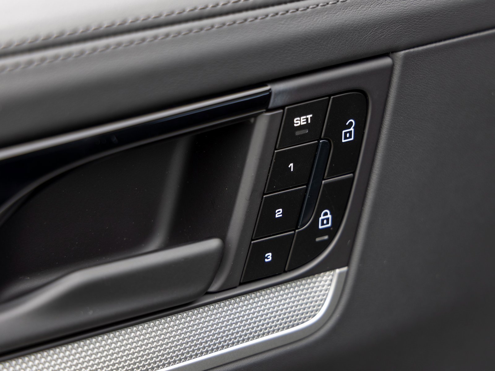 New 2026 Porsche Cayenne Coupe image 21