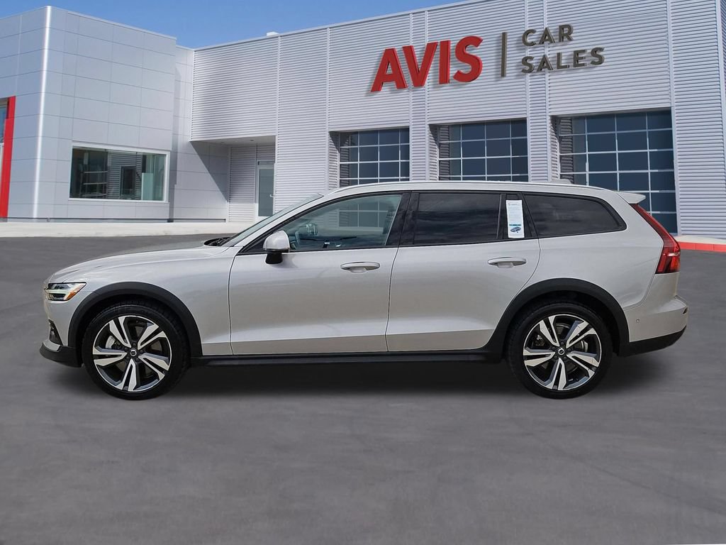 Used 2025 Volvo V60 B5 Cross Country Plus AWD/4WD image 10