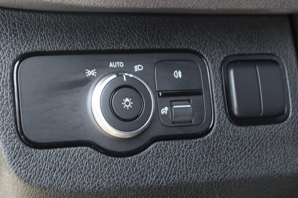 Used 2026 Mercedes-Benz Sprinter 2500 image 25