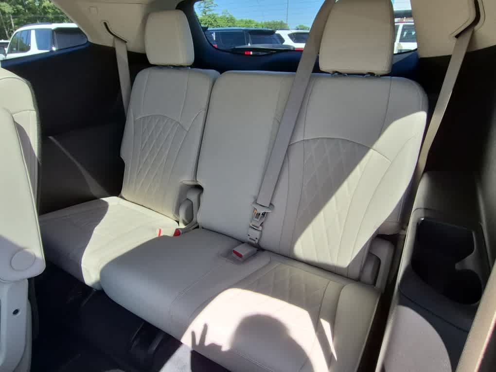 Used 2023 Buick Enclave Avenir w/ Avenir Technology Package AWD/4WD image 9