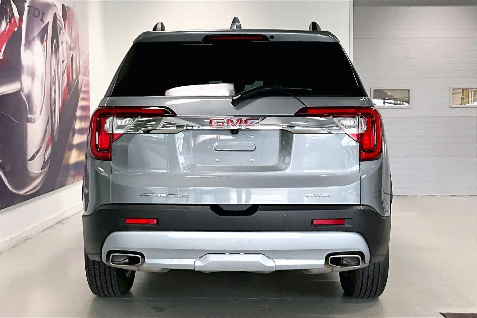 Used 2023 GMC Acadia SLE w/ Driver Convenience Package AWD/4WD image 5