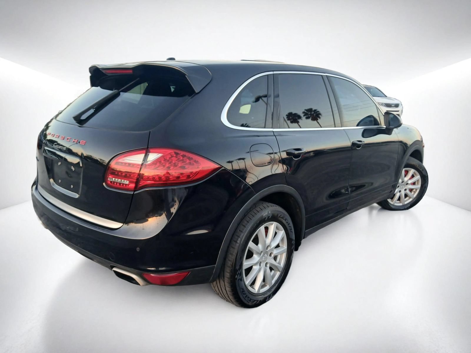 Used 2011 Porsche Cayenne AWD/4WD image 4