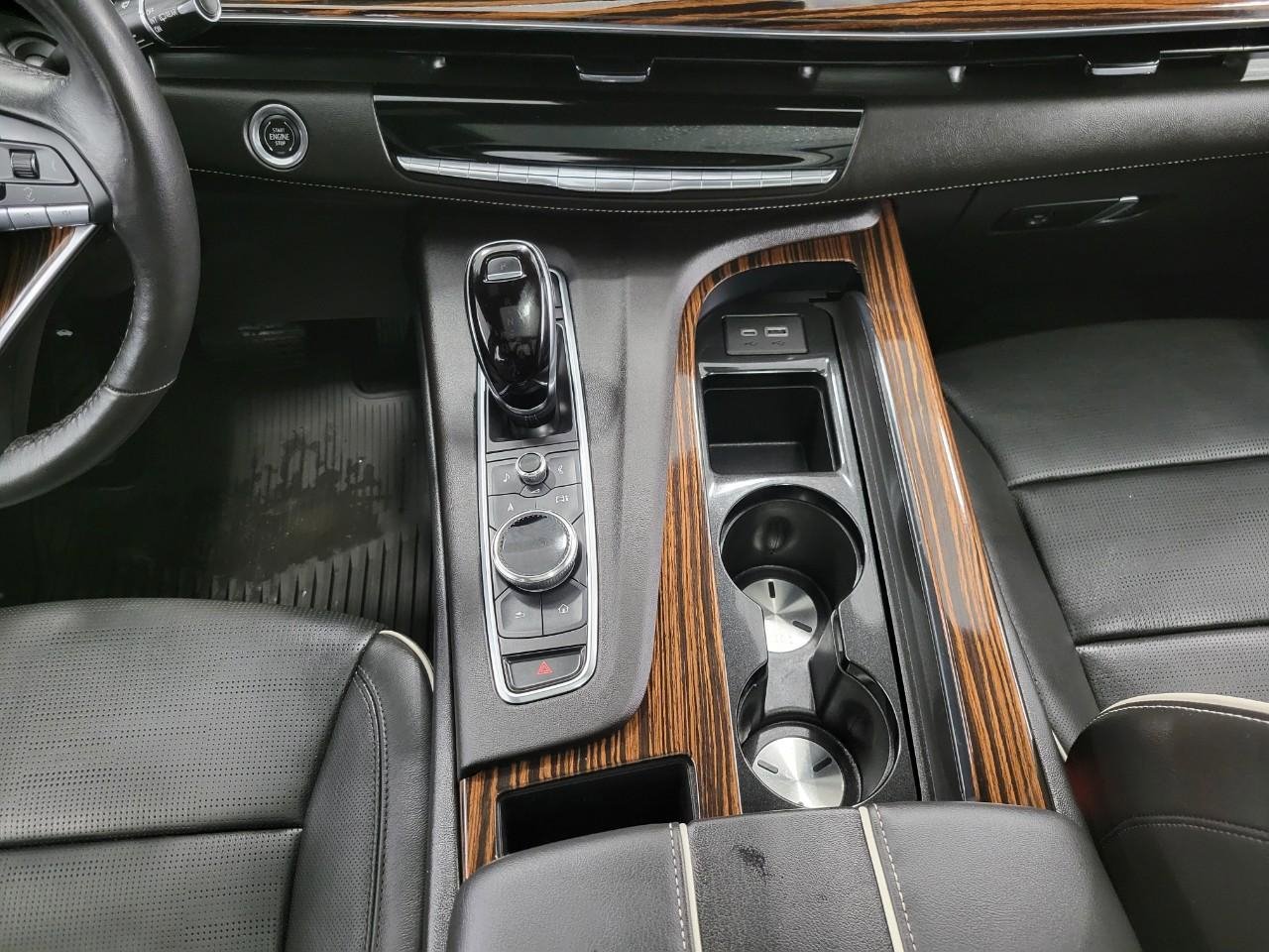 Used 2021 Cadillac Escalade Premium Luxury image 16