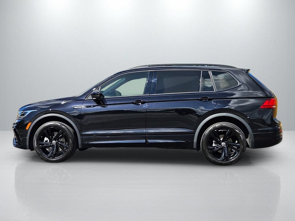 Used 2024 Volkswagen Tiguan SE R-Line w/ MDO Package, Three-Row FWD image 8