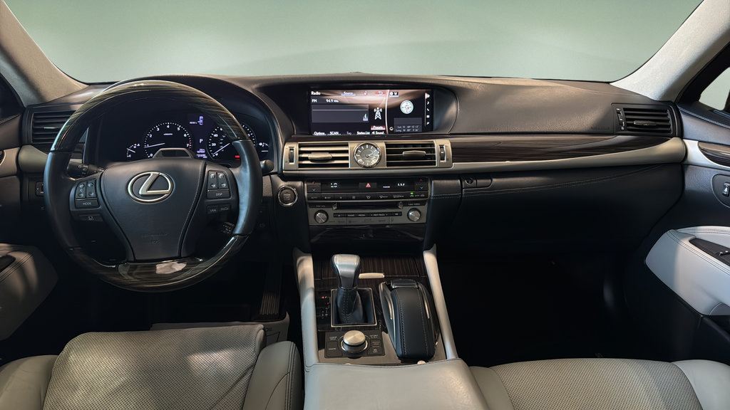 Used 2017 Lexus LS 460 L w/ Ultra Luxury Package AWD/4WD image 18