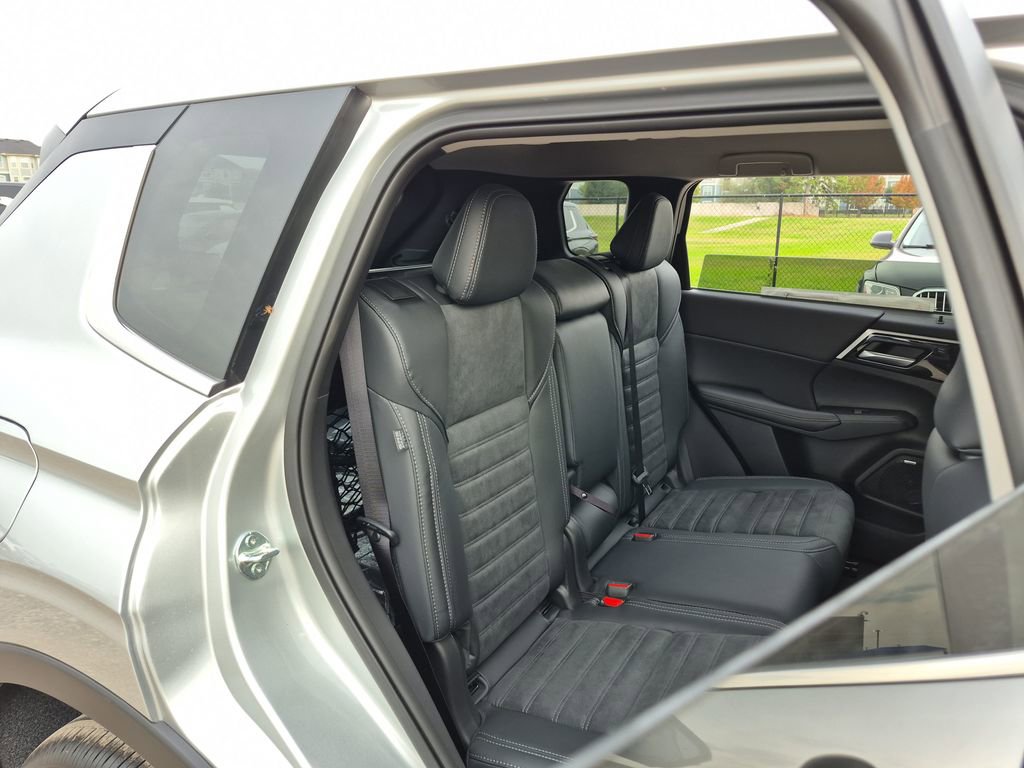 New 2026 Mitsubishi Outlander SE image 65