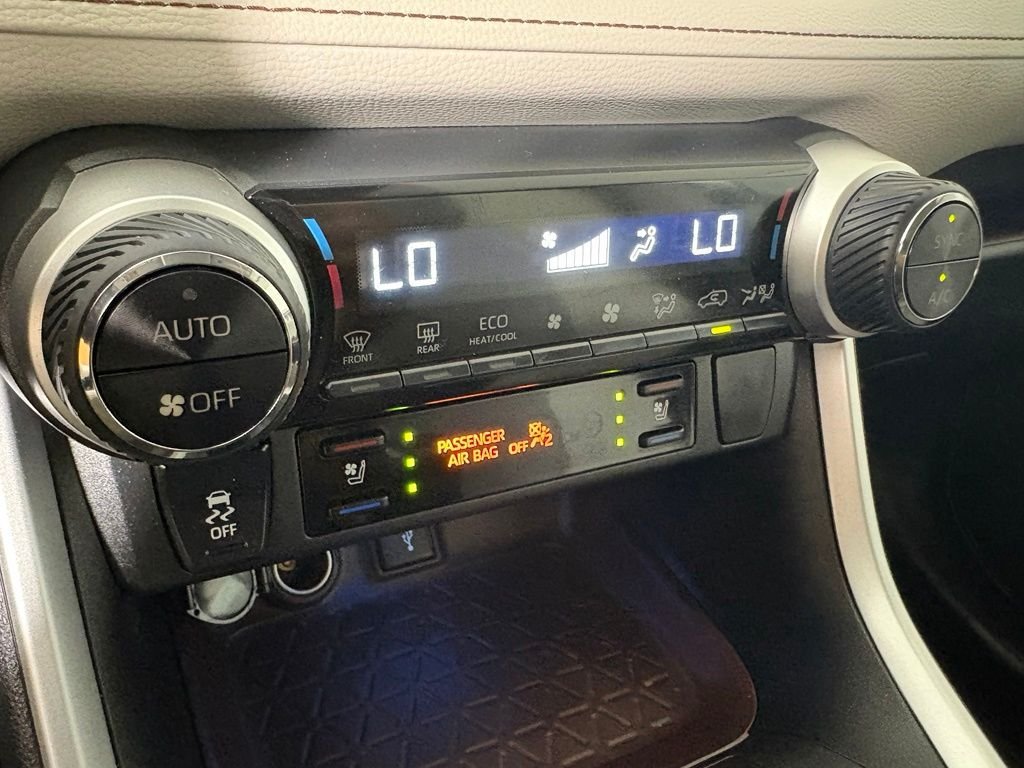 Used 2021 Toyota RAV4 Limited w/ Limited Grade Weather Package AWD/4WD image 31