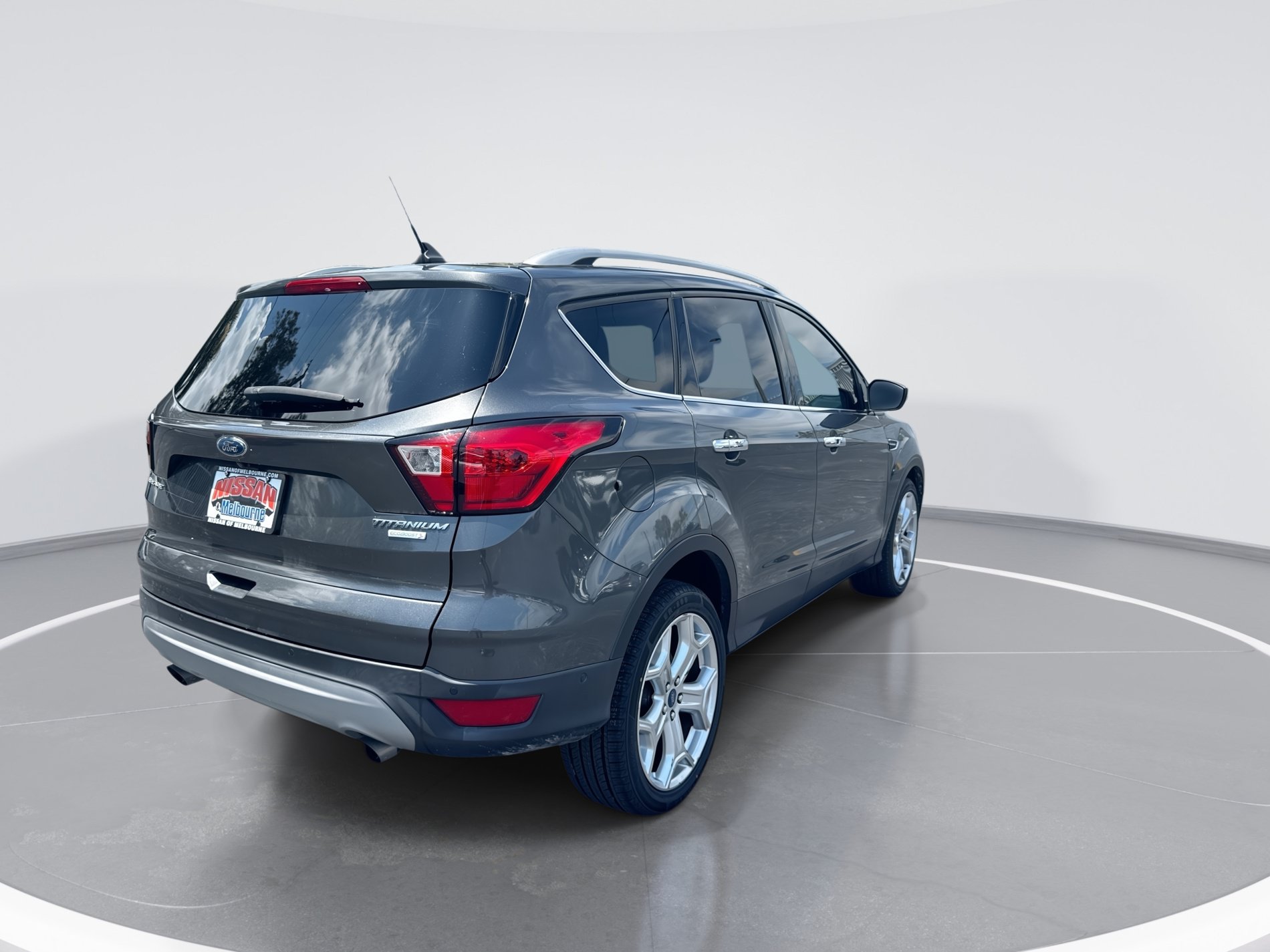 Used 2019 Ford Escape Titanium FWD image 4