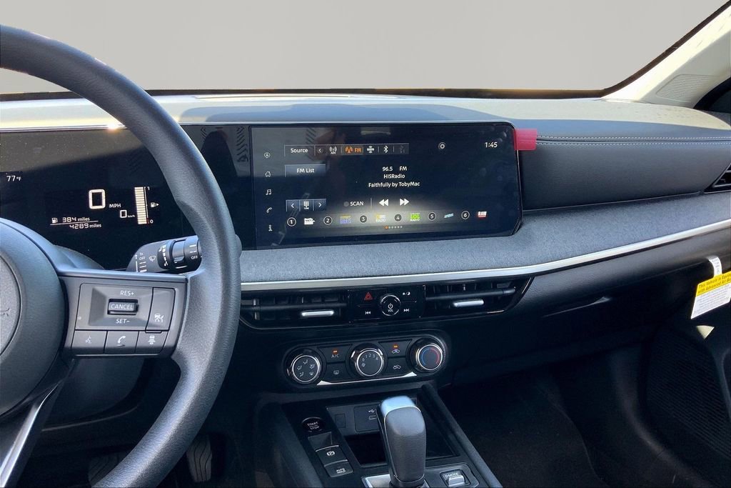Used 2025 Nissan Kicks SV image 9