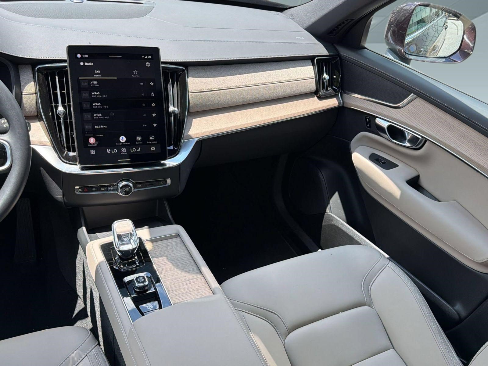 Certified 2025 Volvo XC90 B6 Core AWD/4WD image 28