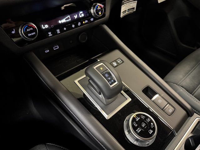 New 2025 Mitsubishi Outlander SE AWD/4WD image 17