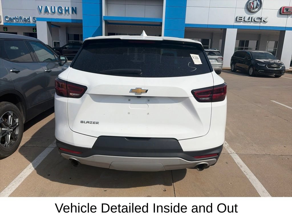 Used 2025 Chevrolet Blazer LT FWD image 8