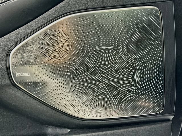 Used 2018 Genesis G90 3.3T Premium RWD image 19
