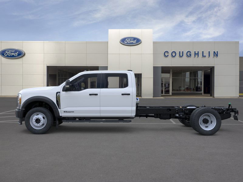 New 2026 Ford F550 4x4 Crew Cab image 3
